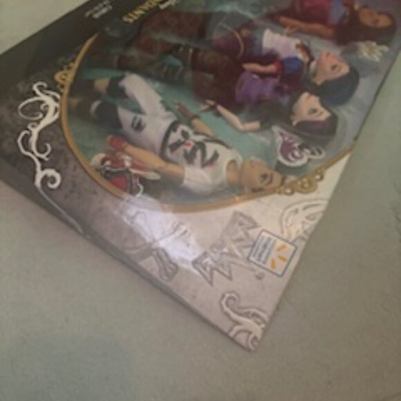 Disney Descendants Isle Of The Lost 4 Pack Doll Toy Set Exclusive - Picture 5 of 8